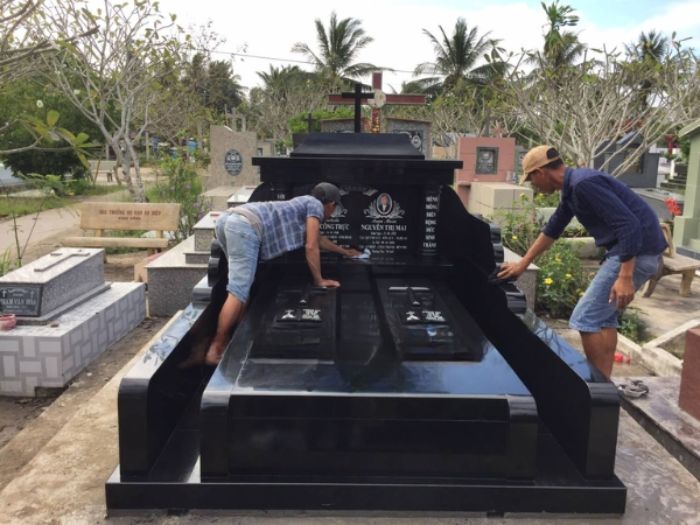 Mẫu mộ công giáo đá hoa cương Ct05 được Đá Mỹ Nghệ Cát Tiến thi công tại Nghệ An năm 2024