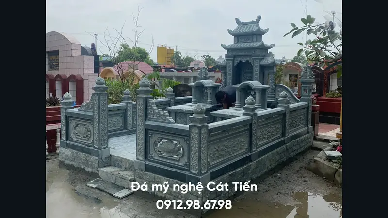 Doanh nghiệp Đá mỹ nghệ Cát Tiến đảm bảo cung cấp cho gia chủ công trình khu lăng mộ đá với đầy đủ ý nghĩa tâm linh, bền vững theo thời gian