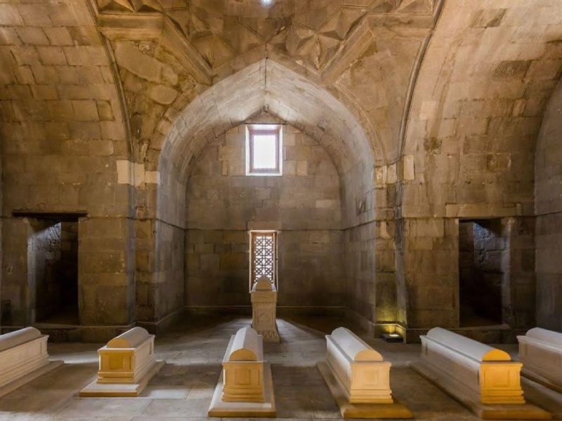 Bên trong Lăng mộ Hoàng gia