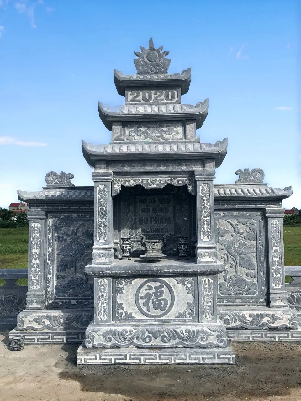 Công trình lăng mộ đá xanh đen CT49 thi công tại Cao Bằng năm 2020