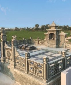 Khu lăng mộ đá xanh rêu thi công ở Quảng Trị