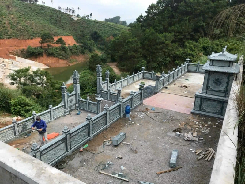 Khu lăng mộ đá xanh tại Lạng Sơn nhìn từ trên cao