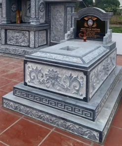 Hoa văn chạm khắc trong công trình khu lăng mộ đá xanh rêu tại Ninh Bình