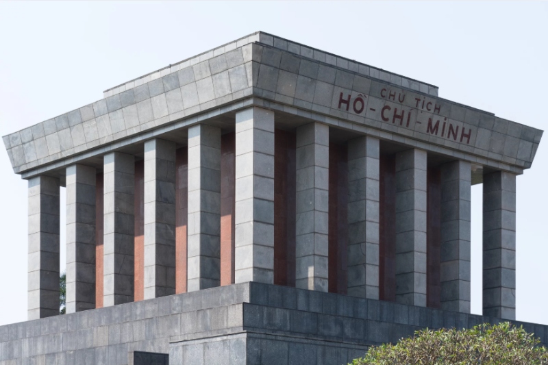 Lăng Chủ tịch Hồ Chí Minh được xây dựng hoàn toàn từ đá nguyên khối