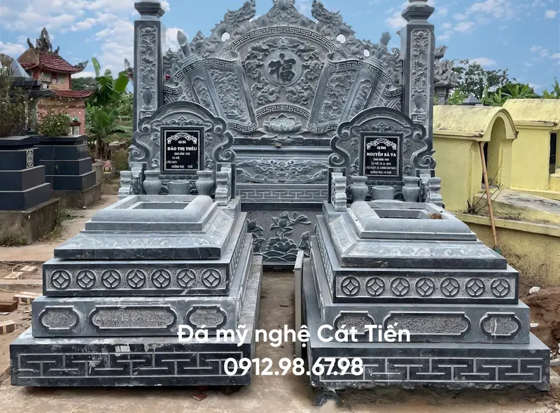 Đá mỹ nghệ Cát Tiến nhận thi công trọn gói lăng mộ đá đôi phù hợp phù hợp với ngân sách và yêu cầu thẩm mỹ