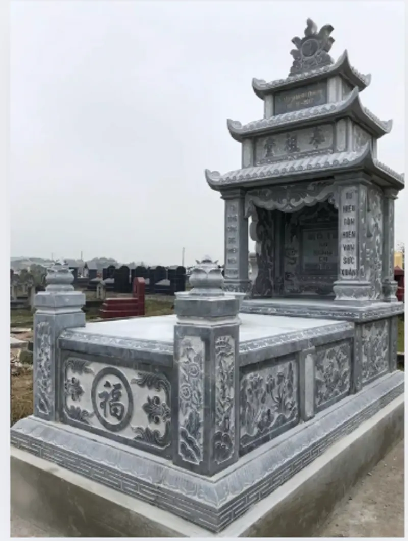 Mẫu lăng mộ đá đơn 2 tầng mái được chạm khắc tỉ mỉ, chi tiết nhưng vẫn giữ được vẻ thanh thoát