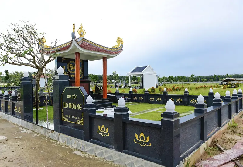Khu lăng mộ dòng họ Hoàng mang vẻ đẹp sang trọng, cổ kính và uy nghiêm