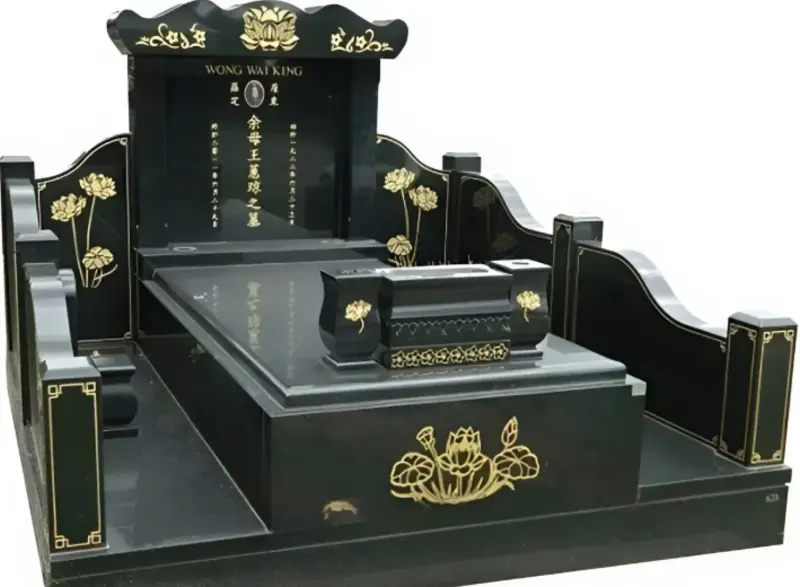 Lăng mộ đá hoa cương mang đậm phong cách Á Đông với chi tiết hoa sen mạ vàng nổi bật 