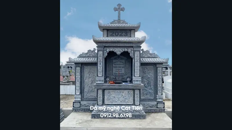 Đá mỹ nghệ Cát Tiến cung cấp các sản phẩm mộ đá Công giáo đẹp, chuẩn phong thủy và ý nghĩa tôn giáo