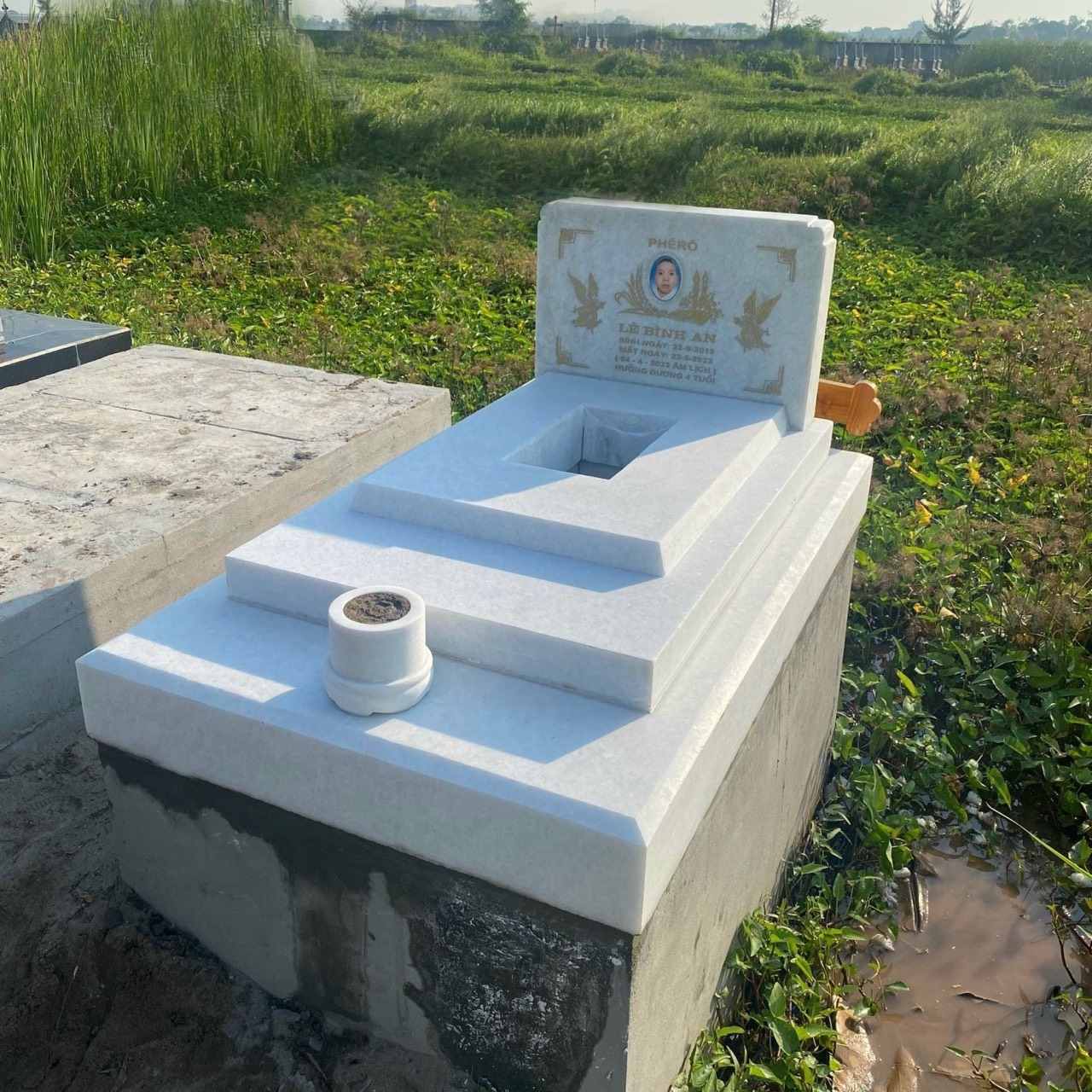 Mộ công giáo đá hoa cương (granite) CT45 Cát Tiến thi công tại Nam Định cũ