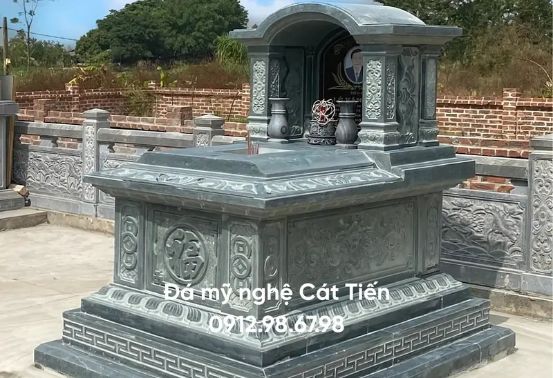 Đá mỹ nghệ Cát Tiến cung cấp mẫu mộ mái vòm được chế tác từ đá xanh rêu