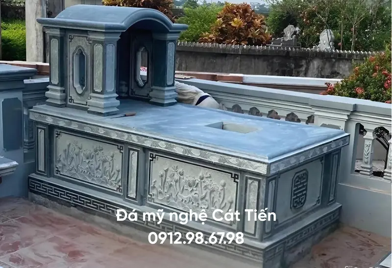 Đá mỹ nghệ Cát Tiến cung cấp mẫu mộ đá mái vòm có cột thể hiện sự trang nghiêm
