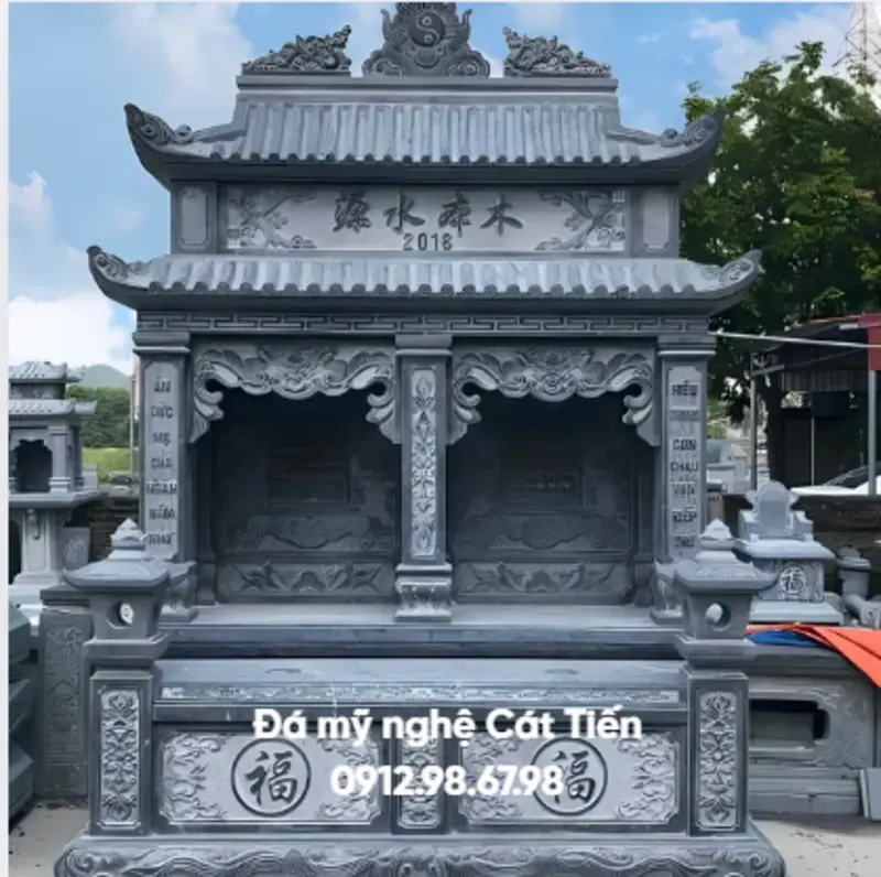 Đá mỹ nghệ Cát Tiến cung cấp mộ đá xanh đen, kiểu dáng đơn giản nhưng sang trọng