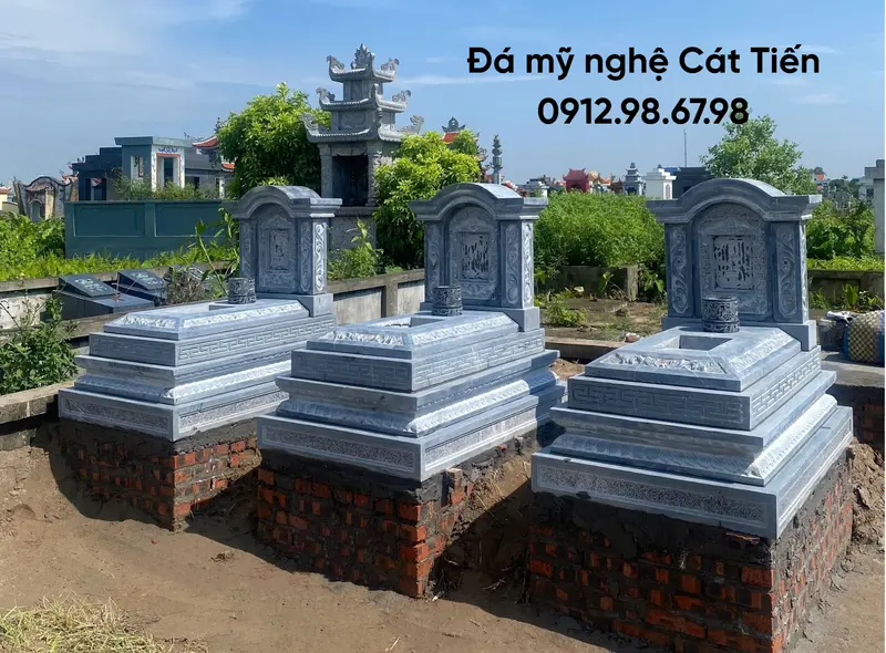 Gia chủ nên lựa chọn làm mộ đá khi mong muốn một phần mộ bền chắc, trang nghiêm, hợp phong thủy và hạn chế tối đa việc bảo dưỡng về sau