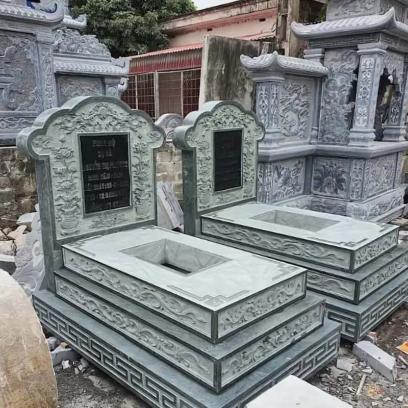 Mẫu mộ đá tam cấp bằng đá xanh rêu nguyên khối không mái đơn giản
