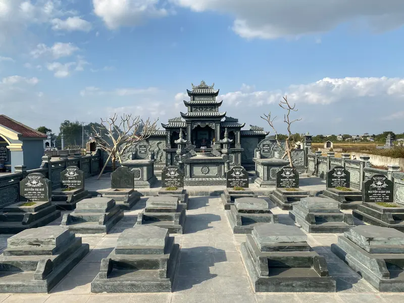 Khu lăng mộ gia tộc luôn tuân thủ nguyên tắc thứ bậc 