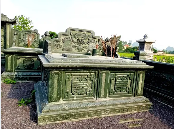 Chất liệu đá xanh rêu thường được khai thác từ vùng đá cổ Thanh Hóa