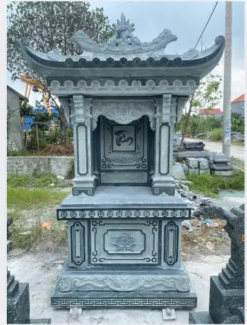Lăng mộ đá 1 mái được đánh giá tốt về phong thủy, giúp khí lưu thông thuận lợi, tạo cảm giác hài hòa với không gian xung quanh