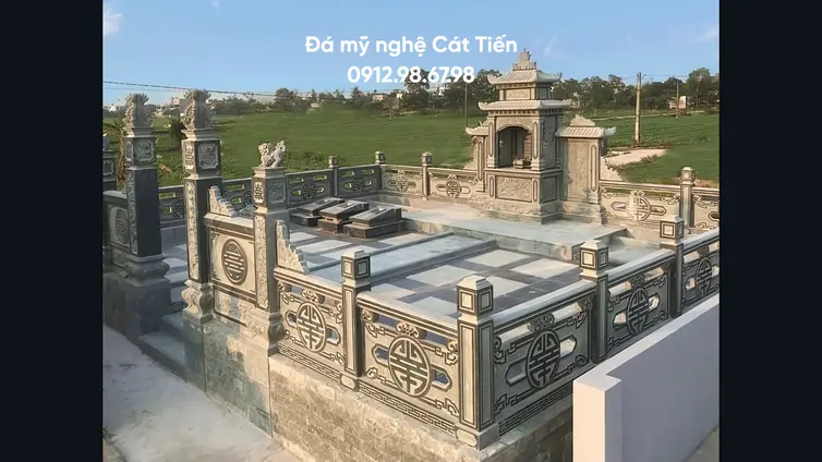 Đá xanh đen được sử dụng phổ biến trong các công trình lăng mộ, khu mộ tượng trưng cho sự vững chãi, trường tồn