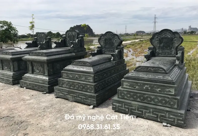 Đá mỹ nghệ Cát Tiến cung cấp mộ đá Tam Sơn 5 cấp không mái xanh rêu