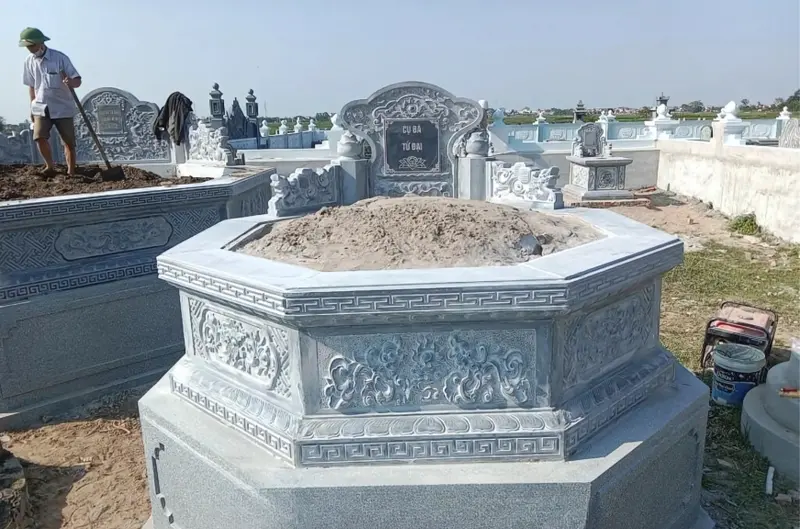 Mẫu mộ tổ đá bát giác đơn giản, đẹp