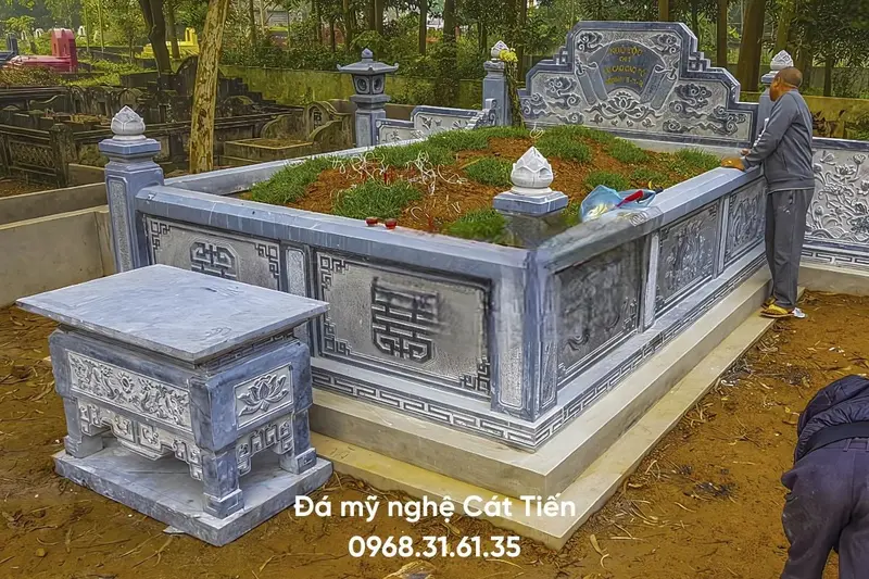 Đá mỹ nghệ Cát Tiến cung cấp mẫu lăng mộ tổ vuông đá xanh đen nguyên khối chất lượng