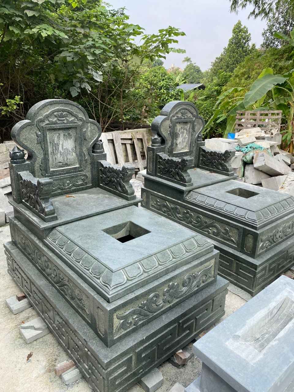 Kiểu mộ đá hoa cương xanh rêu không mái CT103