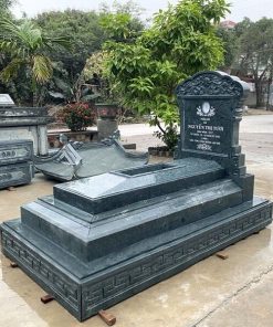 Góc nhìn phía bên phải mộ đá granite màu đen không mái CT100