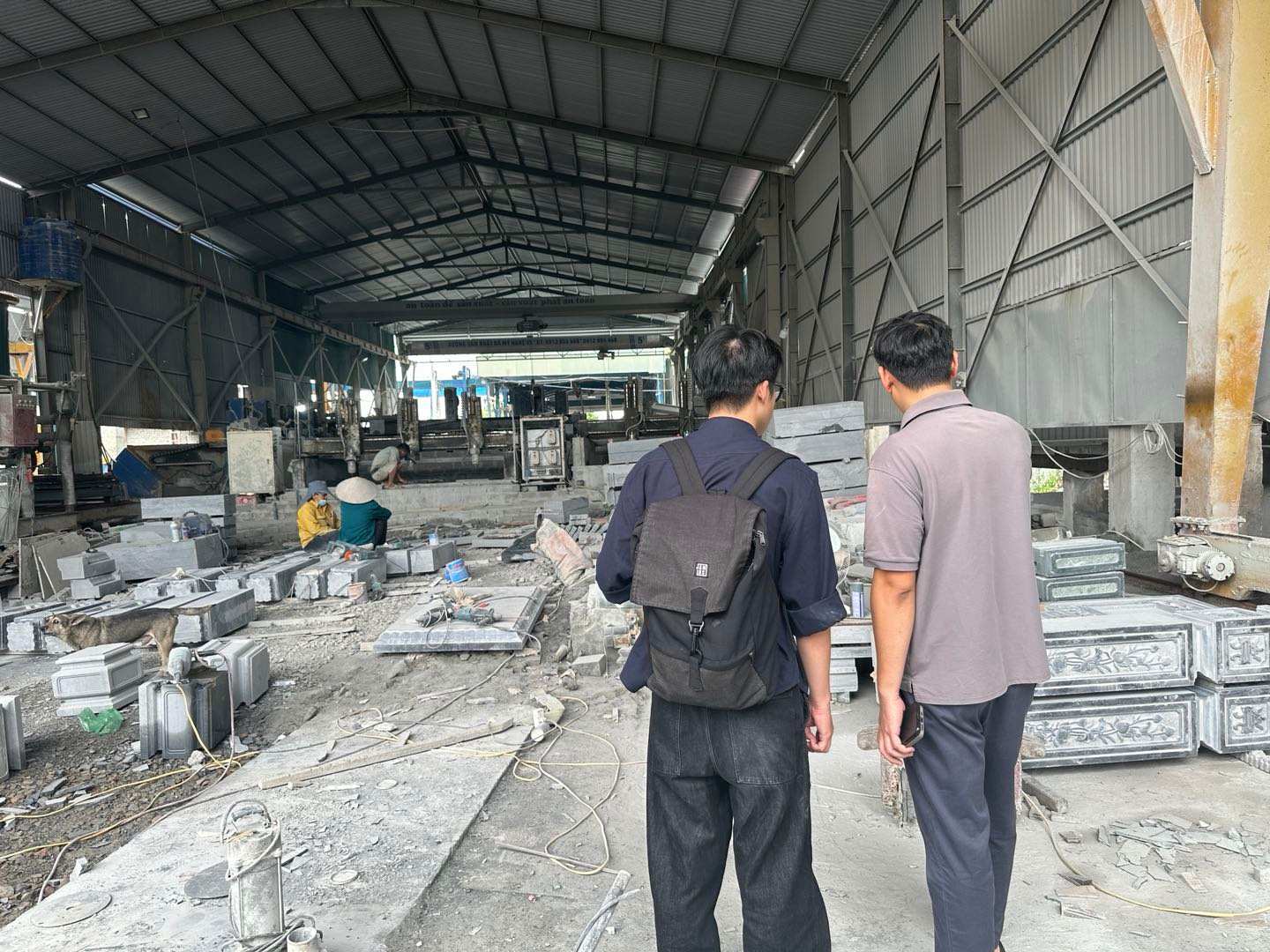 Không gian xưởng chế tác tại Đá Mỹ Nghệ Cát Tiến