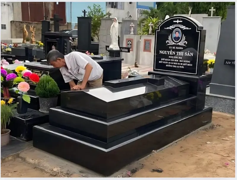 Mẫu mộ đá Granite thiết kế theo tầng bậc