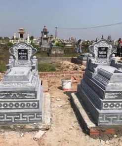 khu lăng mộ đá nguyên khối