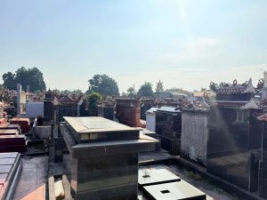 khu lăng mộ đá tại cẩm thủy