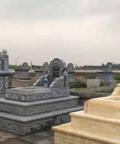Mộ đá vàng CT164 có màu sắc nổi bật so với các mẫu mộ cùng thiết kế còn lại