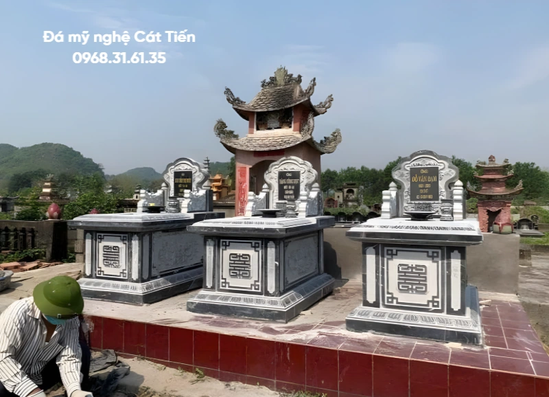 Khu lăng mộ đá gia đình xám đen