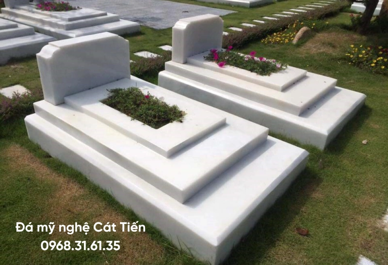 Mẫu mộ đá trắng tam cấp được đơn vị