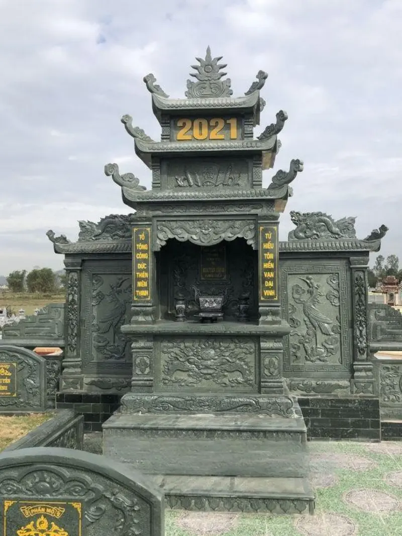 Xưởng đá mỹ nghệ Thanh Hóa nổi bật với các sản phẩm lăng mộ đá từ đá xanh (Nguồn: Internet)