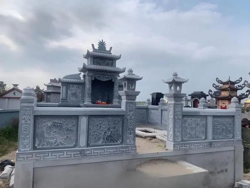 Khu lăng mộ đá được chế tác tại Đá mỹ nghệ Đình Dũng (Nguồn: Internet)