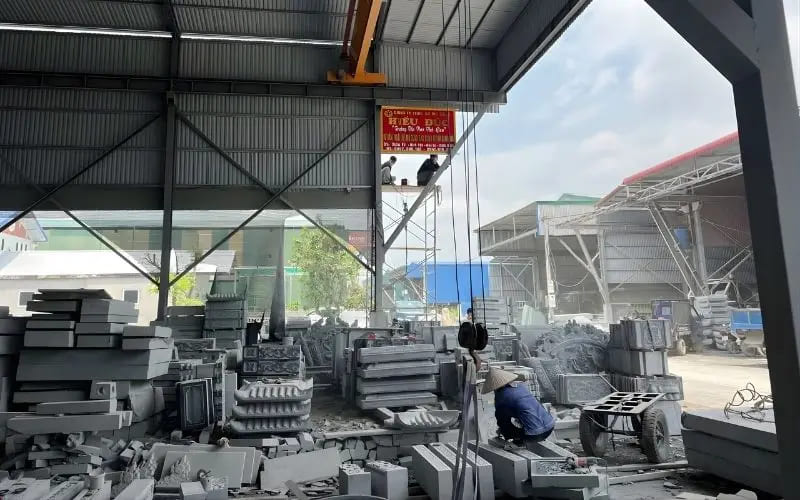 Xưởng đá Hiếu Đức tại Ninh Vân chuyên chế tác lăng mộ đá chất lượng cao, bền đẹp (Nguồn: Internet)