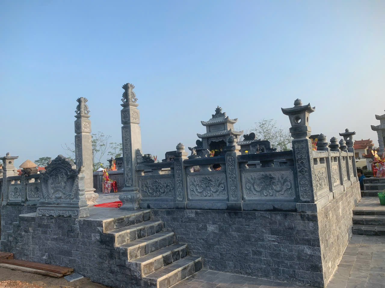 Mẫu cổng lăng mộ trụ biểu vươn cao thi công tại Nam Định - MC11