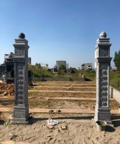 Mẫu cổng lăng mộ hai trụ câu đối chữ Việt - MC18
