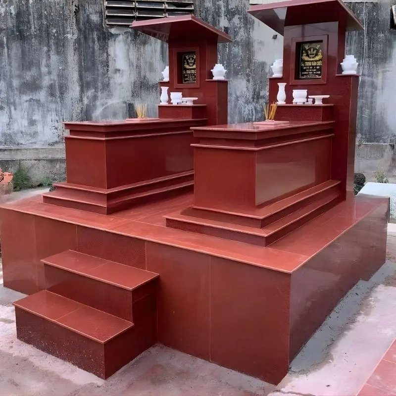 Sơn mộ màu đỏ thể hiện sự tưởng nhớ và sự trân trọng của con cháu đối với tổ tiên (Nguồn: Internet)