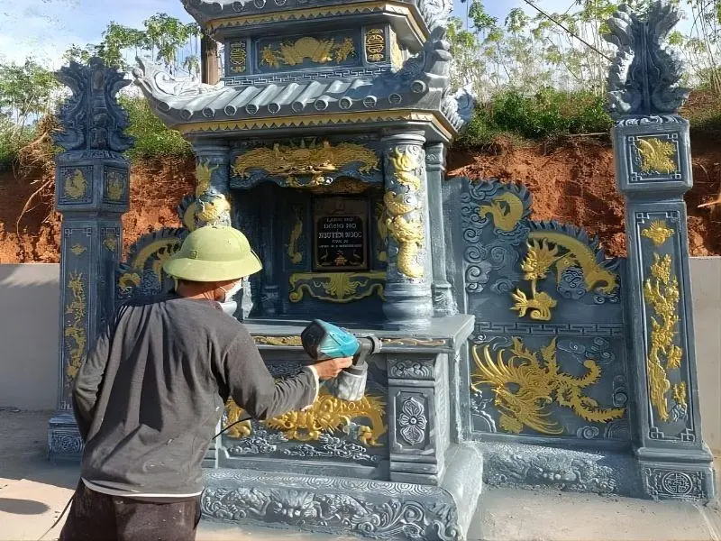 Hiện nay, nhiều gia chủ lựa chọn sơn mộ như một giải pháp để bảo vệ và làm mới phần mộ