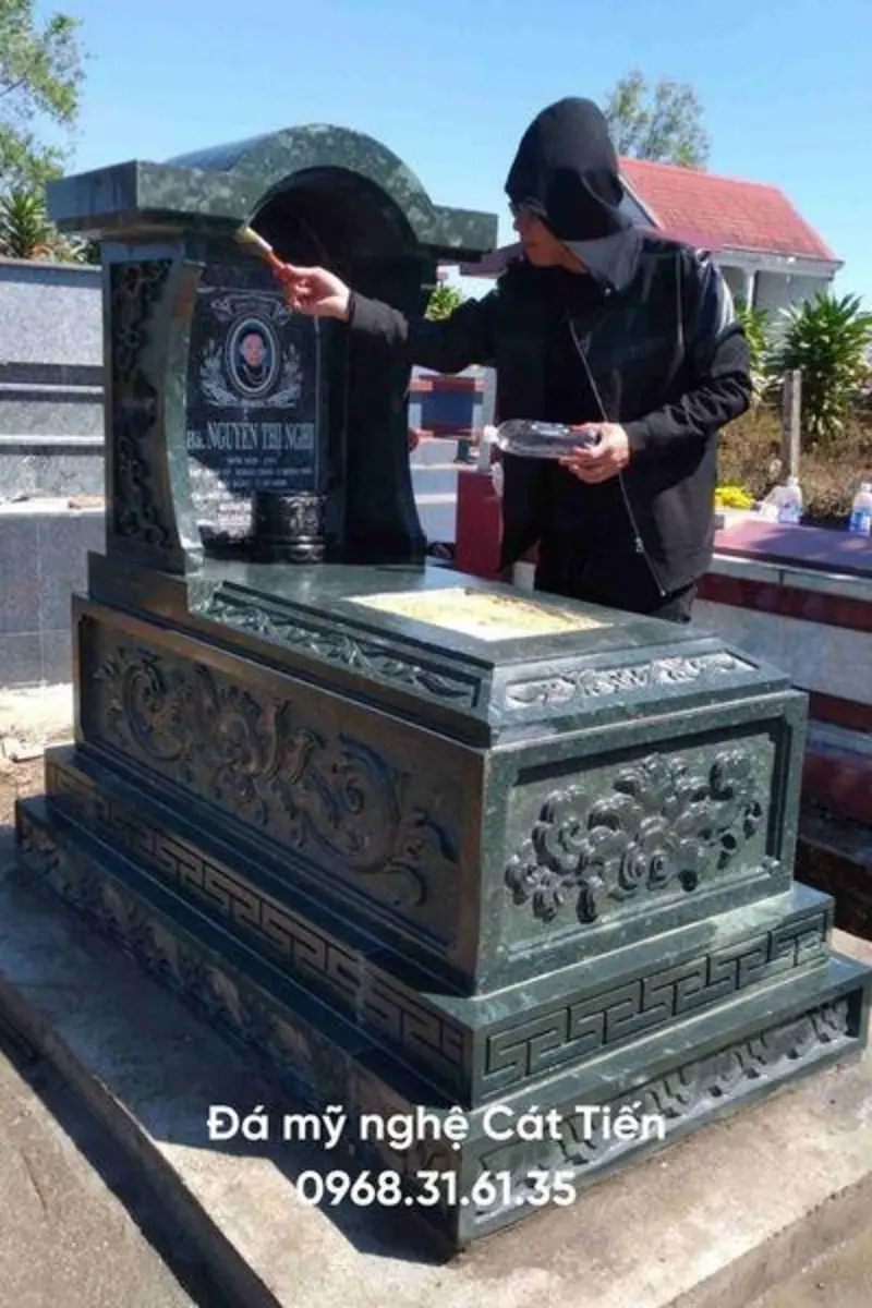 Sơn mộ màu xanh mang ý nghĩa cầu mong sự an nghỉ bình yên cho người đã khuất (Nguồn: Internet)