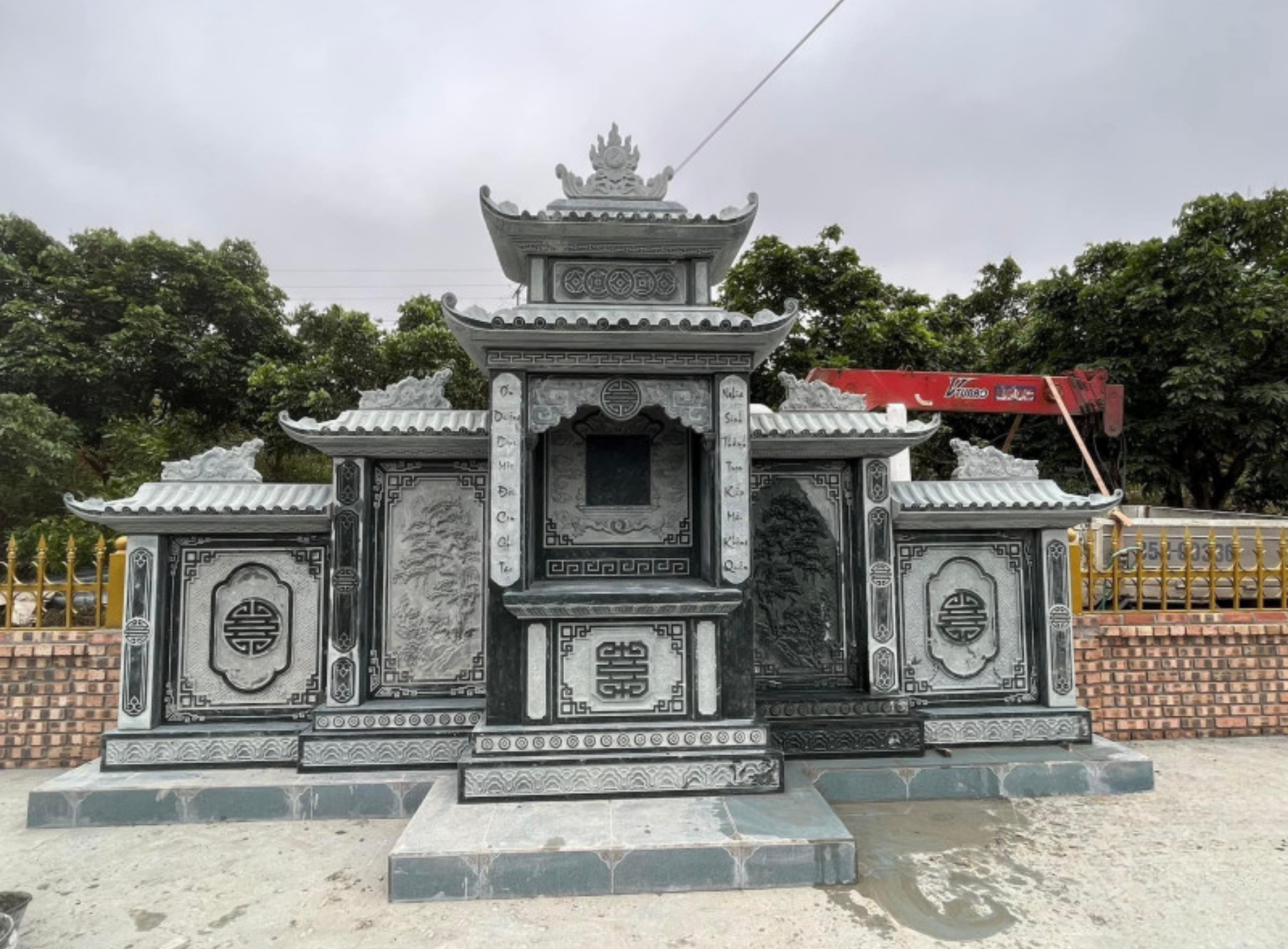Mẫu lăng thờ đá xanh đen 2 mái