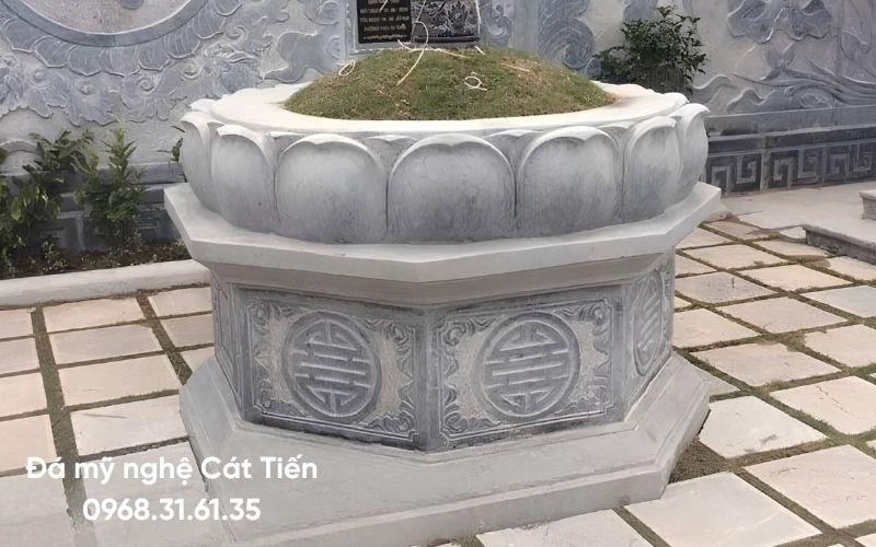 Mẫu mộ đá bát giác đài sen cổ điển đường kính đế bát giác 127cm giá 32 triệu.