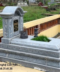 Mẫu mộ đá đơn xanh đen không mái được chế tác từ đá xanh rêu nguyên khối giá 15.000.000 VNĐ