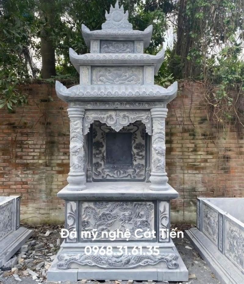 Mộ đá 3 mái đá xanh đen chạm khắc rồng, hoa sen sắc nét, thể hiện sự trang nghiêm và bền vững giá 60.000.000 VND