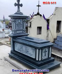 Mộ đá thiên chúa giáo MCG 011