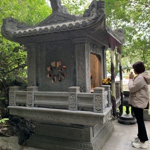 Cây hương đá thờ gia đình chung cư đẹp 60