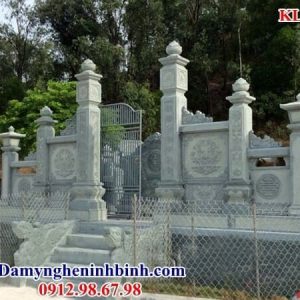 Cổng đá khu lăng mộ 65